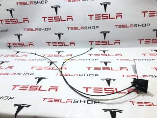 кнопка открытия багажника Rivian R1T 1 поколение 2022, PT00032732, PT00032730-B, PT00032731-B