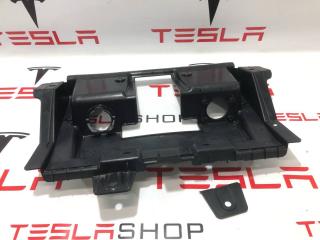 заглушка заднего бампера под крюк Rivian R1T 1 поколение 2022, PT00030860-M