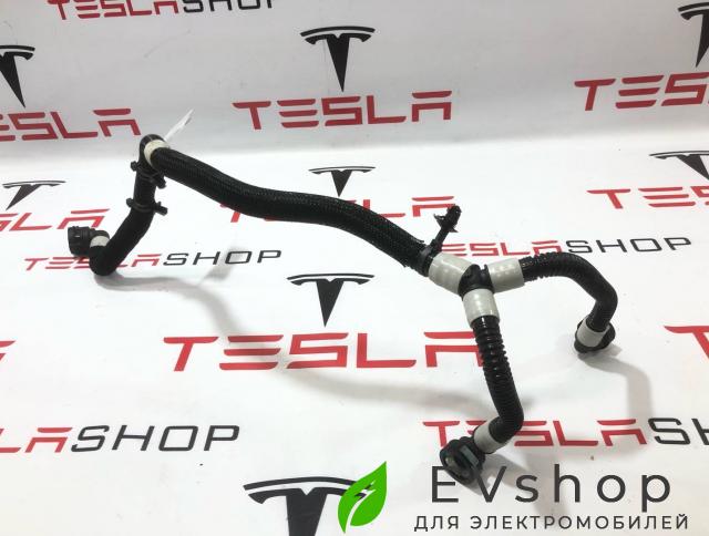 Патрубок системы охлаждения (RIVIAN R1T) Rivian R1T 1 поколение 2022, PT00061740 - фото №1