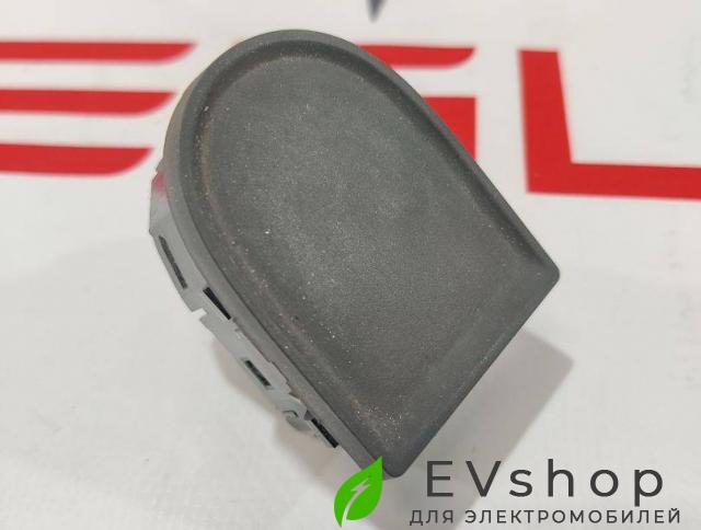 кнопка открытия багажника Rivian R1T 1 поколение 2022, PT00002336-J - фото №1