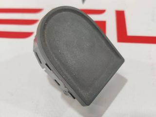 кнопка открытия багажника Rivian R1T 1 поколение 2022, PT00002336-J