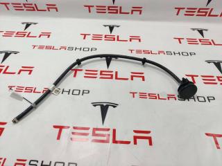 патрубок (трубопровод, шланг) Rivian R1T 1 поколение 2022, PT00055597B