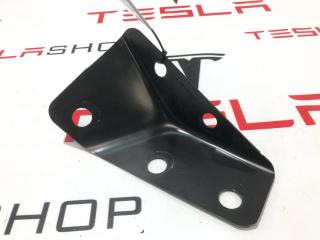 кронштейн (крепление) Rivian R1T 1 поколение 2022, PT00038363-D