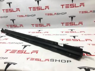 Направляющая панели багажного отделения Rivian R1T 1 поколение 2022, PT00000361-H