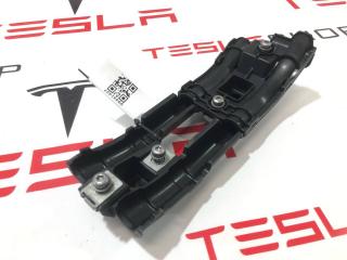 крепление проводки Rivian R1T 1 поколение 2022, PT00062110-B, PT00058896-B