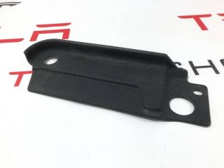 Крышка фонаря багажника Rivian R1T 1 поколение 2022, PT00039438