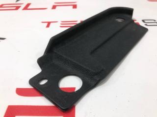 Крышка фонаря багажника Rivian R1T 1 поколение 2022, PT00039441