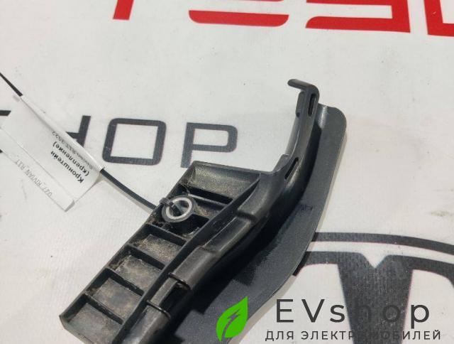 кронштейн (крепление) Rivian R1T 1 поколение 2022, PT00137201A.1 - фото №1