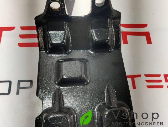 кронштейн (крепление) Rivian R1T 1 поколение 2022, PT00038362-D - фото №1