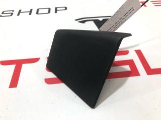 Накладка багажника внутренняя (пластик) Rivian R1T 1 поколение 2022, PT00041812D