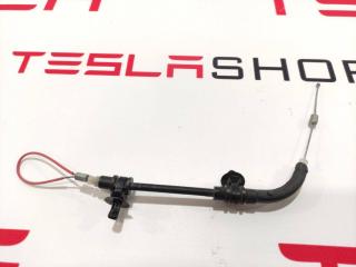 Трос открытия лючка порта зарядки Rivian R1T 1 поколение 2022, PT00001588-K