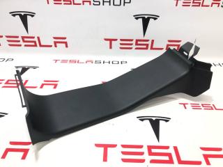 Накладка багажного проема внутренняя Rivian R1T 1 поколение 2022, PT00012125-E