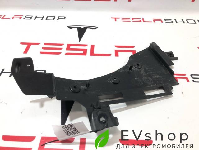 брызговик Rivian R1T 1 поколение 2022, PT00045355C, PT0002019 - фото №1