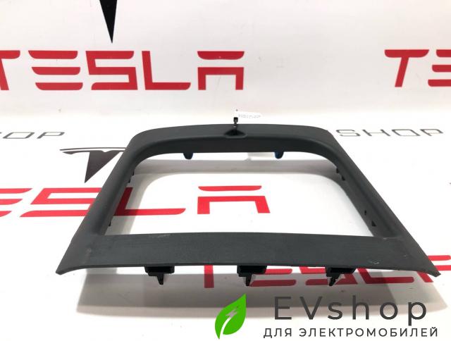 Декоративная накладка центральной консоли Rivian R1T 1 поколение 2022, PT00000877, PT00032037 - фото №1