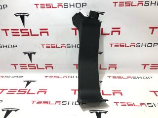 Накладка багажного проема внутренняя Rivian R1T 1 поколение 2022, PT00012130-E