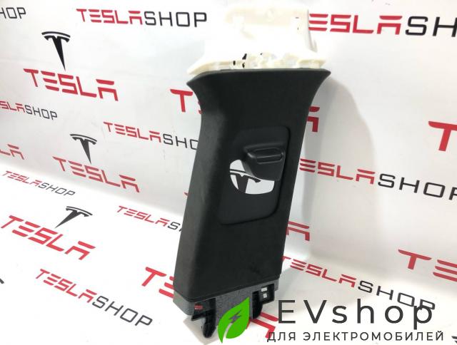 Накладка стойки B, внутренняя Rivian R1T 1 поколение 2022, PTY0104562, PTY0104563, PT00001370 - фото №1