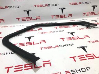 накладка двери внутренняя передняя левая Rivian R1T 1 поколение 2022, PT00001181