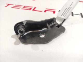 Кронштейн амортизатора капота (шаровый) Rivian R1T 1 поколение 2022, PT00002386-F, 15574.D