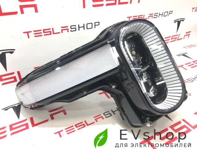 фара правая Rivian R1T 1 поколение 2022, PT00000464H, C300000464-L - фото №1
