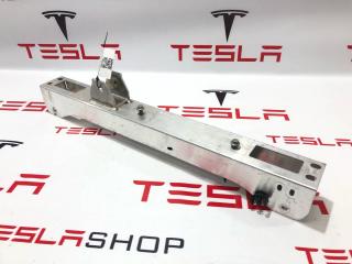 планка под капот Rivian R1T 1 поколение 2022, PT00012090