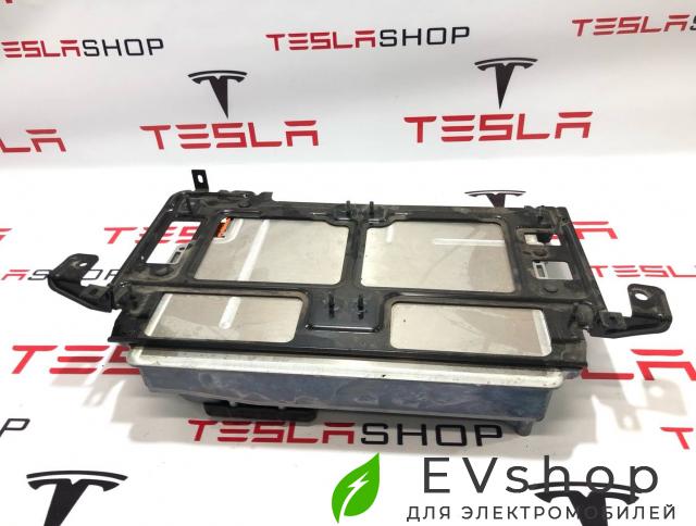 Блок чарджера Rivian R1T 1 поколение 2022, PT00048313-E - фото №1