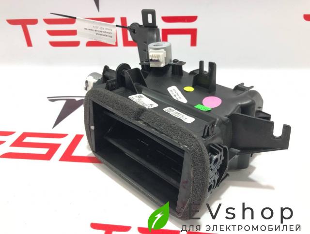 Воздуховод центральной панели (водительский) Rivian R1T 1 поколение 2022, PT00013537, 2652229B-6A - фото №1