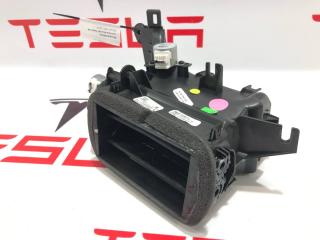 Воздуховод центральной панели (водительский) Rivian R1T 1 поколение 2022, PT00013537, 2652229B-6A