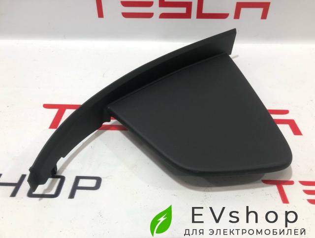 Накладка боковая торпеды Rivian R1T 1 поколение 2022, PT00000816, PT00000769 - фото №1