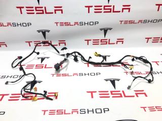 Электропроводка центральной панели Rivian R1T 1 поколение 2022, PT00061771-D