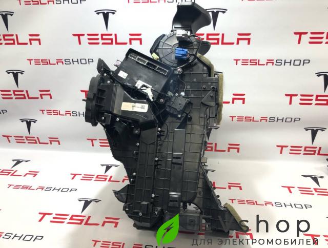 Печка салона (отопитель) Rivian R1T 1 поколение 2022, PT00001842-H, C100000616-G, PT00001821-P, C300001821, C400001821-N - фото №1