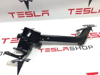 педаль Rivian R1T 1 поколение 2022, PT00002543-E, PT00018022F