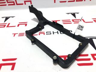 кронштейн (крепление) Rivian R1T 1 поколение 2022, PT00081236-A.2