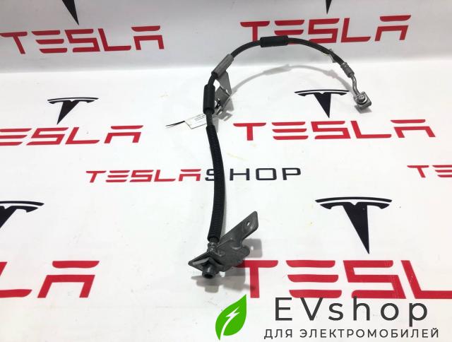 шланг тормозной Rivian R1T 1 поколение 2022, PT00000709-J01 - фото №1