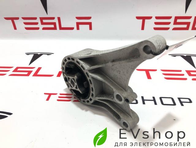 кронштейн двигателя Rivian R1T 1 поколение 2022, PT00155838-D, PT00043514-F, PT00046119-F, PT00043513-F, PT00002848-J - фото №1