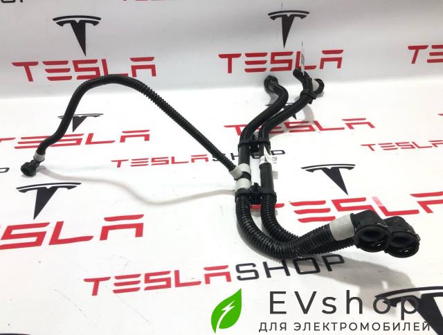 Патрубок системы охлаждения (RIVIAN R1T) Rivian R1T 1 поколение 2022, PT00061733-E - фото №1