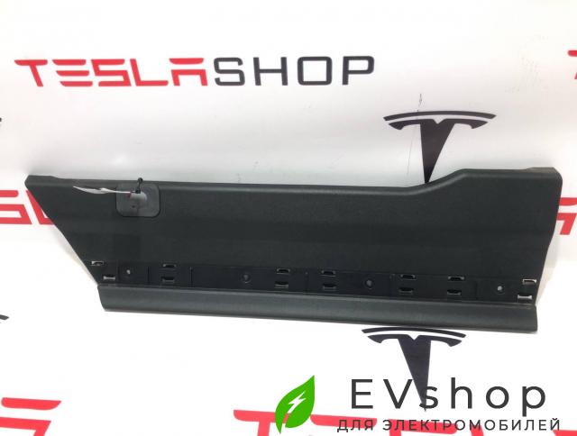 накладка двери внутренняя задняя левая Rivian R1T 1 поколение 2022, PT00016005-F, PT00015995F - фото №1