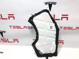 Накладка внутренняя двери Rivian R1T 1 поколение 2022, PT00009555-E