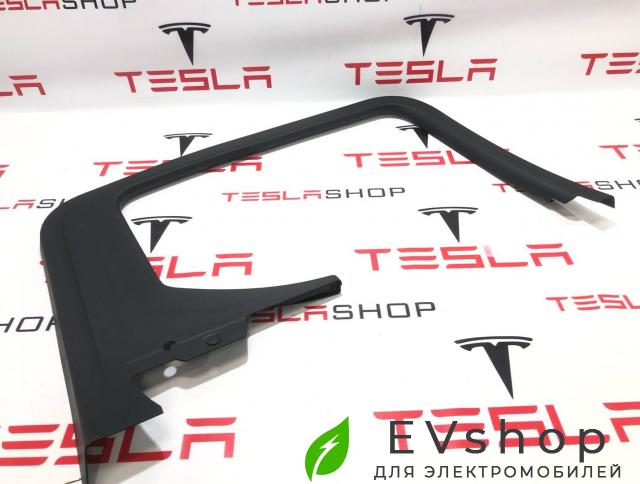 накладка двери внутренняя задняя левая Rivian R1T 1 поколение 2022, PT00001260-F - фото №1