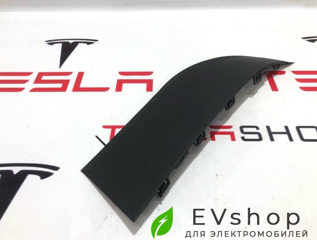 Накладка багажного проема внутренняя Rivian R1T 1 поколение 2022, PT00017898, PT00017892 - фото №1