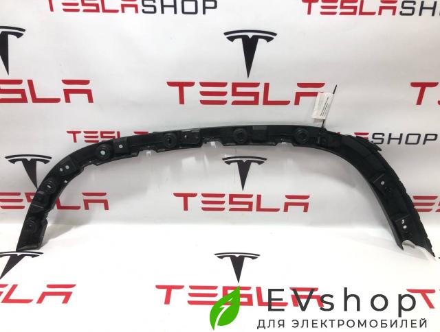 Кронштейн накладки колесной арки Rivian R1T 1 поколение 2022, PT00003209, PT00009496 - фото №1