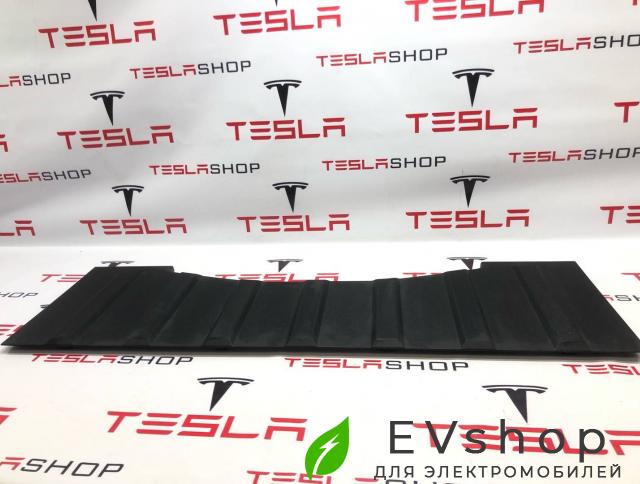 Накладка багажника внутренняя (пластик) Rivian R1T 1 поколение 2022, PT00002004, PT00000354, PT00002246, PT00002532 - фото №1