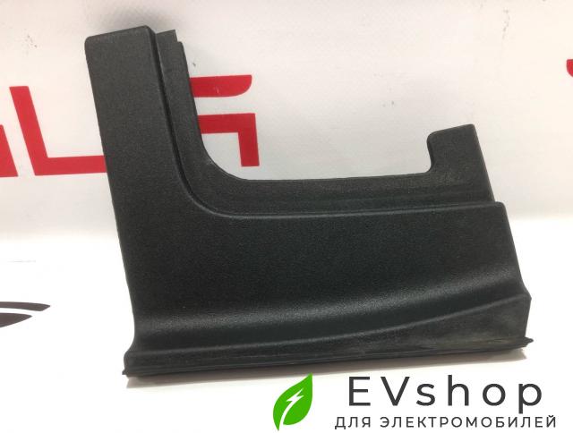 Накладка багажника внутренняя (пластик) Rivian R1T 1 поколение 2022, PT00030676, PT00032836 - фото №1