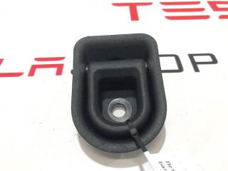 Петля (фиксатор) багажа Rivian R1T 1 поколение 2022, PT00000351-H, PT00000368-E
