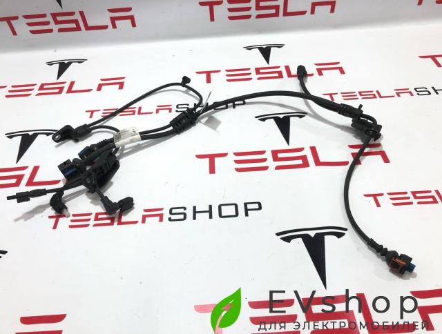 проводка пневмостойки Rivian R1T 1 поколение 2022, PT00000569-L, PT00041718, PT00030998, PT00063387 - фото №1