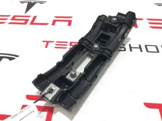 крепление проводки Rivian R1T 1 поколение 2022, PT00062110-B, PT00058896-B