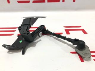 Датчик уровня пневмоподвески Rivian R1T 1 поколение 2022, PT00058866, PT00039806