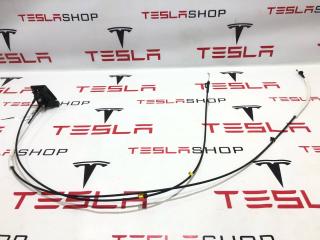 кнопка открытия багажника Rivian R1T 1 поколение 2022, PT00032732, PT00032730-B, PT00032731-B