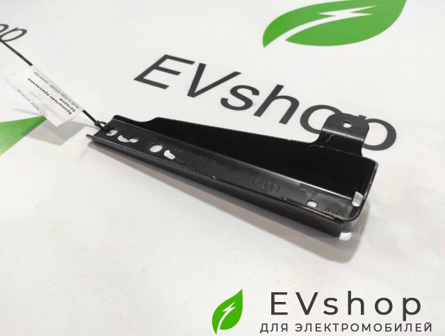 Кронштейн крепления батареи Audi e-tron 1 поколение 2019, электро, 4KE802232 - фото №1
