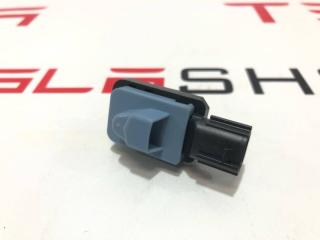 Датчик удара (давления воздуха) Rivian R1T 1 поколение 2022, PT00001457