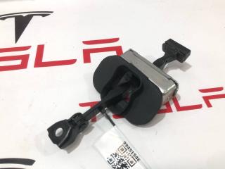 ограничитель открывания двери Rivian R1T 1 поколение 2022